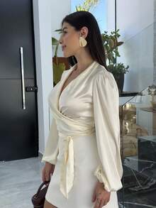 Yohana Edit 女士米色裹身系带蝴蝶结蝙蝠袖衬衫、女士衬衫、闪光衬衫、新年上衣 - 米色 - 查看 5