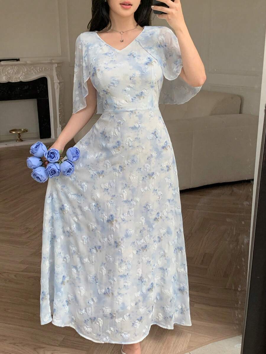 Modelyn 女士夏季新款浪漫印花提花斗篷袖收腰连衣裙 - 淺藍色 - 查看 1