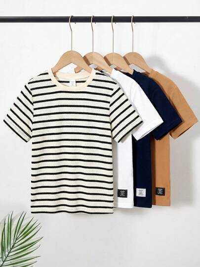 SHEIN 买三送一，4件/套，适合青少年男孩穿着，舒适实惠，休闲百搭，可爱条纹口袋圆领短袖T恤，春夏皆宜，日常穿着、运动、郊游、上学、聚会、节日、拍照、返校季皆可穿着。