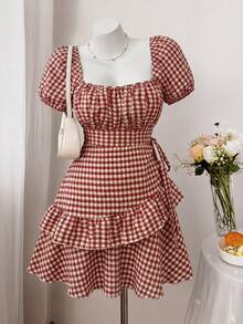 Sweetra Vestido casual elegante e doce com franzido, gola de coração, manga curta, barra irregular e peluda, laço, estampa xadrez, para mulheres Plus Size - Vinho - Visão 3