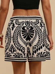 Travachic Quần short nữ size lớn màu đen eo dây rút mùa hè đi biển nghỉ dưỡng phong cách boho trắng đen - Màu Khaki - Xem 2