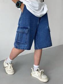 SHEIN Quần short denim thời trang nam tuổi teen phong cách Y2K cổ điển cá tính, thiết kế túi tiện dụng, màu xanh dương, rộng rãi và thoải mái, chất liệu denim mềm mại, thích hợp mặc hàng ngày, mùa hè và mùa xuân, cũng như các trang phục dự tiệc, lễ hội và đi biển. - Rửa tối - Xem 4