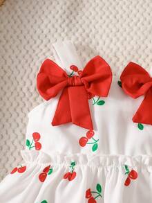SHEIN 新生女嬰可愛紅白櫻桃印花吊帶上衣套裝 夏季生日嬰兒女童套組 附3D蝴蝶結裝飾與寬鬆短褲 - 紅色 - 查看 7