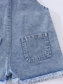 SHEIN Playful Pals 女童牛仔背带短裤夏季新款，可爱休闲风，浅蓝色水洗牛仔布，蝴蝶结装饰，破洞毛边下摆，宽松版型，柔软舒适面料，是夏季日常穿着、度假、学校郊游、派对等场合的理想选择。 - 淺色水洗藍 - 查看 7
