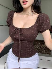 DAZY Áo thun nữ chấm bi nhún bèo thắt nơ phía trước, kiểu dáng thường ngày đa năng. - màu nâu - Xem 6