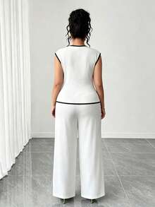 Blusa de tela de punto con cuello cuadrado, mangas de pétalo y cintura ceñida en talla para mujer, con ribete de contraste. Conjunto cómodo y versátil para uso diario, en casa - Blanco y Negro 2 - Ver 2