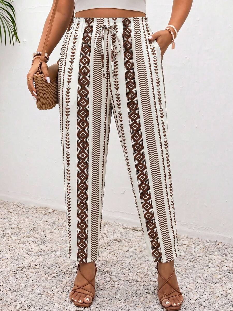 SHEIN Frenchy Quần dài nữ cỡ lớn in họa tiết sọc hình học dành cho kỳ nghỉ - Nhiều màu - Xem 1