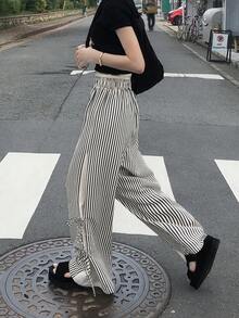 FRIFUL Quần nữ casual kẻ sọc phối nhiều mảnh - Đen và trắng - Xem 12