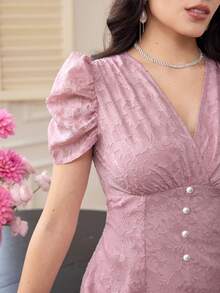 Modelyn 女士修身连衣裙，交叉领口装饰，珍珠纽扣，泡泡袖 - 粉色 - 查看 3