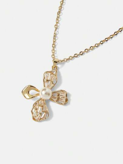 MOTF PREMIUM PRE18K GOLD PLATED FLOWER WHITE GEMSTONE DELICATE TEMPERAMENT NECKLACE