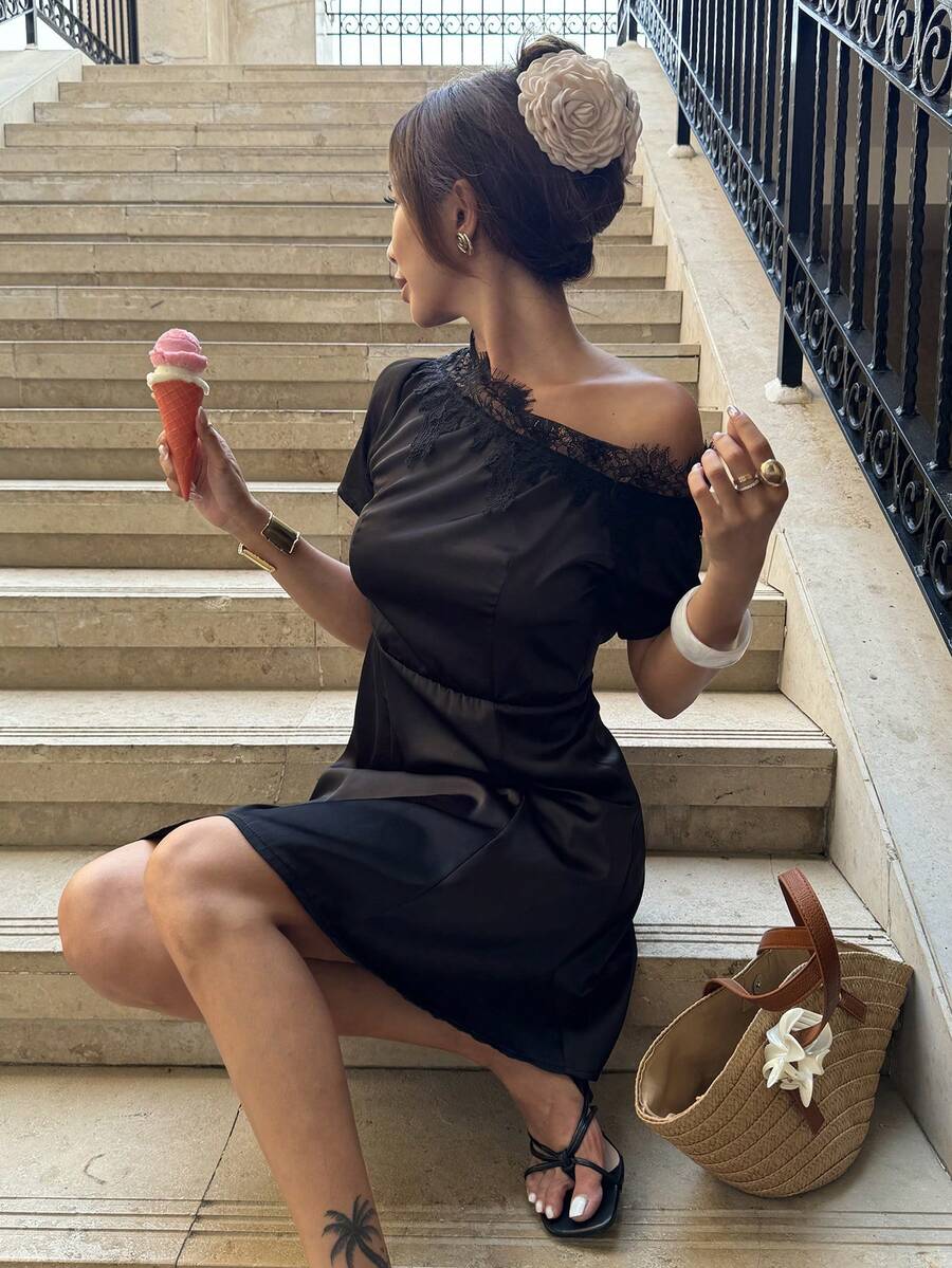 SHEIN PariChic 女士优雅撞色蕾丝缎面吊带迷你连衣裙，夏季 - 黑色 - 查看 1