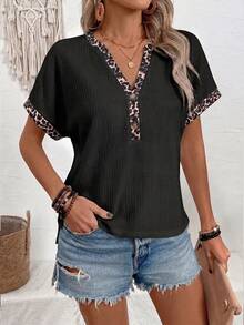 SHEIN Kaos Wanita Kasual Seksi Motif Leopard Kancing Lengan Kelelawar Cocok untuk Golf dan Musim Panas Warna Pastel - MultiWarna - View 3