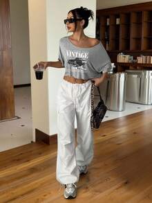 SHEIN EZwear 女士95%棉灰色宽松针织单肩圆领T恤，饰有复古汽车印花 - 时尚街头风Y2K Grunge朋克哥特美学，完美适用于音乐节、西部音乐节、返校季、嘻哈、夜店、健身房、运动、Z世代风格及日常穿着 - 灰色 - 查看 5