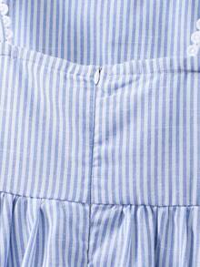 Elladie kids 这款少女清新黄色格子吊带连衣裙采用黄白小格子面料，搭配方领和蝴蝶结肩带，尽显法式甜美风情。收腰设计和独特的裙摆剪裁，既贴身又不失休闲感。它是近年来流行的精致女装，适合夏季日常穿着。 - 藍色 - 查看 6