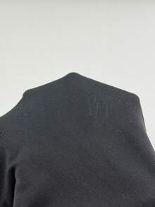 SHEIN HypeZone Váy ngắn không tay phong cách retro Mỹ thập niên 2000, gợi cảm, hở vai, dây đeo vai đơn, họa tiết avant-garde táo bạo. - màu đen - Xem 6