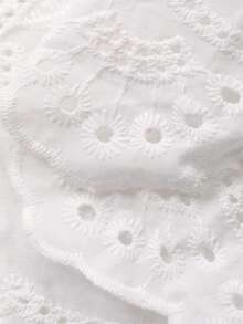 Attriella 女款春夏白色鏤空提花蕾絲飾邊拼接情人節婚禮休閒度假沙灘直筒短褲 - 白色 - 查看 11