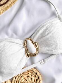 SHEIN 适合青少年女孩的纯色无肩带系带金属饰品比基尼套装，夏季泳装套装/沙滩女孩装/两件式泳衣/青少年比基尼套装 - 白色 - 查看 4