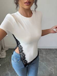 SHEIN Elenzya 女士杏色圆领短袖蕾丝边开衩下摆修身优雅休闲通勤T恤，春夏款 - 杏色 - 查看 3