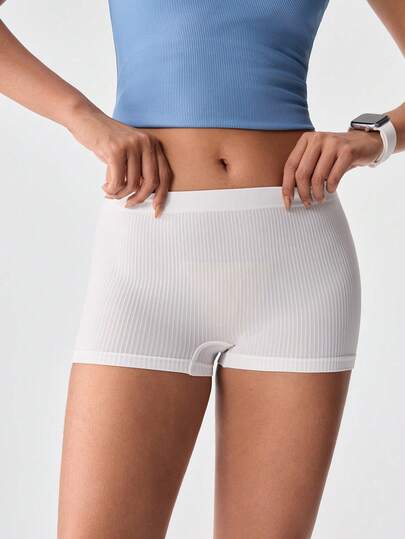 Loungeista Quần lót nữ cạp cao, thoáng khí, co giãn, mềm mại, không đường may, thiết kế tối giản, đồ lót thiết yếu hàng ngày cho nữ.
