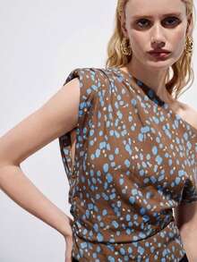 Aveloria Modichic Áo croptop chấm bi đen, thiết kế bất đối xứng không tay, chất liệu co giãn, phong cách retro sang trọng, phù hợp cho dã ngoại, kỳ nghỉ, mua sắm, thường ngày, dự tiệc, thời trang đường phố mùa hè. Thiết kế vai bất đối xứng, dáng ôm, chiều dài ngắn. Áo chấm bi, chấm bi retro, trang phục cần thiết cho mùa hè, phổ biến ở châu Âu và Mỹ, đa năng, nhẹ nhàng, thời trang. - màu nâu - Xem 4