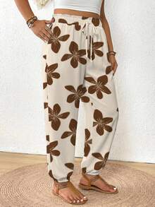 SHEIN Frenchy Celana Liburan Kasual Motif Bunga Ukuran Besar - MultiWarna - View 5