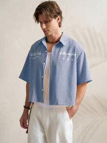 Camisa de manga corta de solapa única con estampado de rayas y letras para hombres - Azul Marino - Ver 4