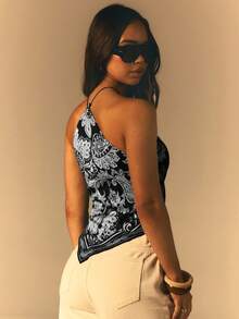 Athîral 女士不对称下摆露背吊带衫，腰果花印花，适合度假穿着 - 黑色 - 查看 2