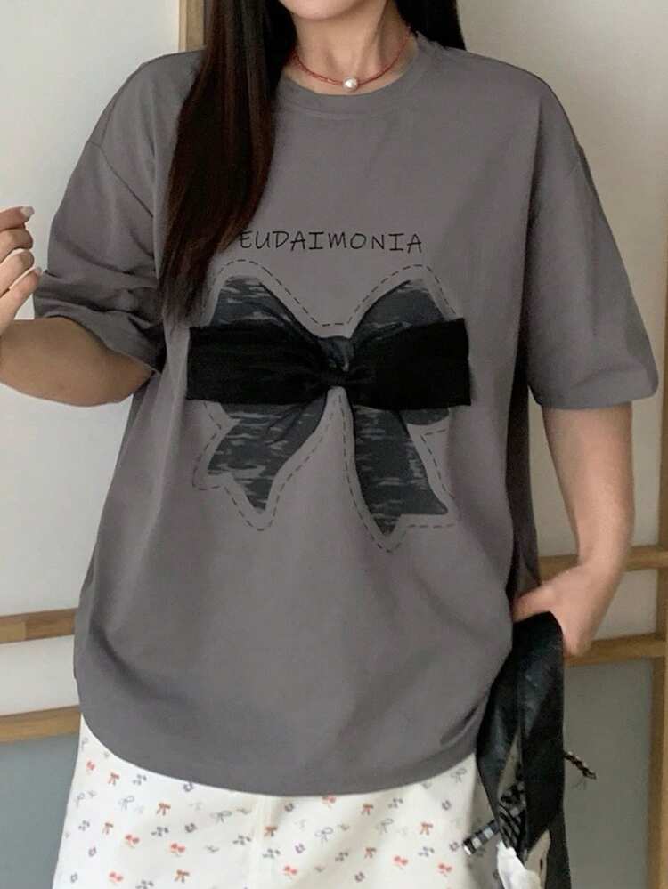 Dazy Plus Graphic Print Round Neck Short Sleeve Bow Decor Casual Loose Plus Size Women T-Shirt, Spring/Summer