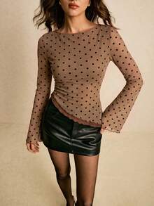 Poéselle 女款優雅通勤晚餐約會波點印花喇叭袖T恤上衣 女士棕色波點上衣 女款休閒現代波點上衣 時尚上衣 可愛上衣 長袖上衣 波點上衣 鐘形袖上衣 晚間外出 秋季 - 棕色 - 查看 4