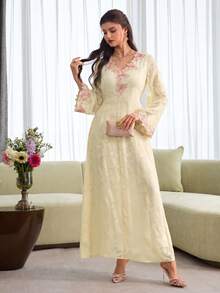 SHEIN Najma Đầm dài tay màu hồng cổ chữ V thêu hoa thanh lịch dành cho nữ - Vàng nhạt - Xem 5