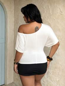 Rustia Plus Size Women's Solid Color Batwing Short Sleeve Ruched T-Shirt - Black and White - View 2