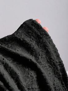 Sweetra Women's Sweet Jacquard Texture Hollow-Out Sexy Off-Shoulder Casual Fitted Dress, Spring/Summer - Black - View 5