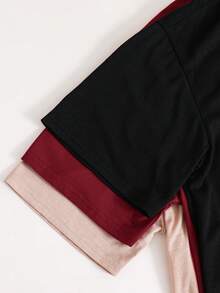 SHEIN Set de 3 camisetas de manga corta y cuello redondo con estampado de astronauta de estilo minimalista y casual, en color caqui, negro y rojo, adecuadas para adolescentes varones en verano - Multicolor - Ver 5