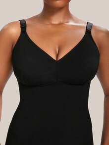 Plus Size Women Solid Color V-Neck Sleeveless Fitted Bodysuit - Black - View 5
