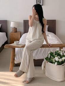 Bộ đồ mặc nhà không tay kẻ sọc tối giản 2 món dành cho nữ, mùa hè. - Màu be - Xem 1