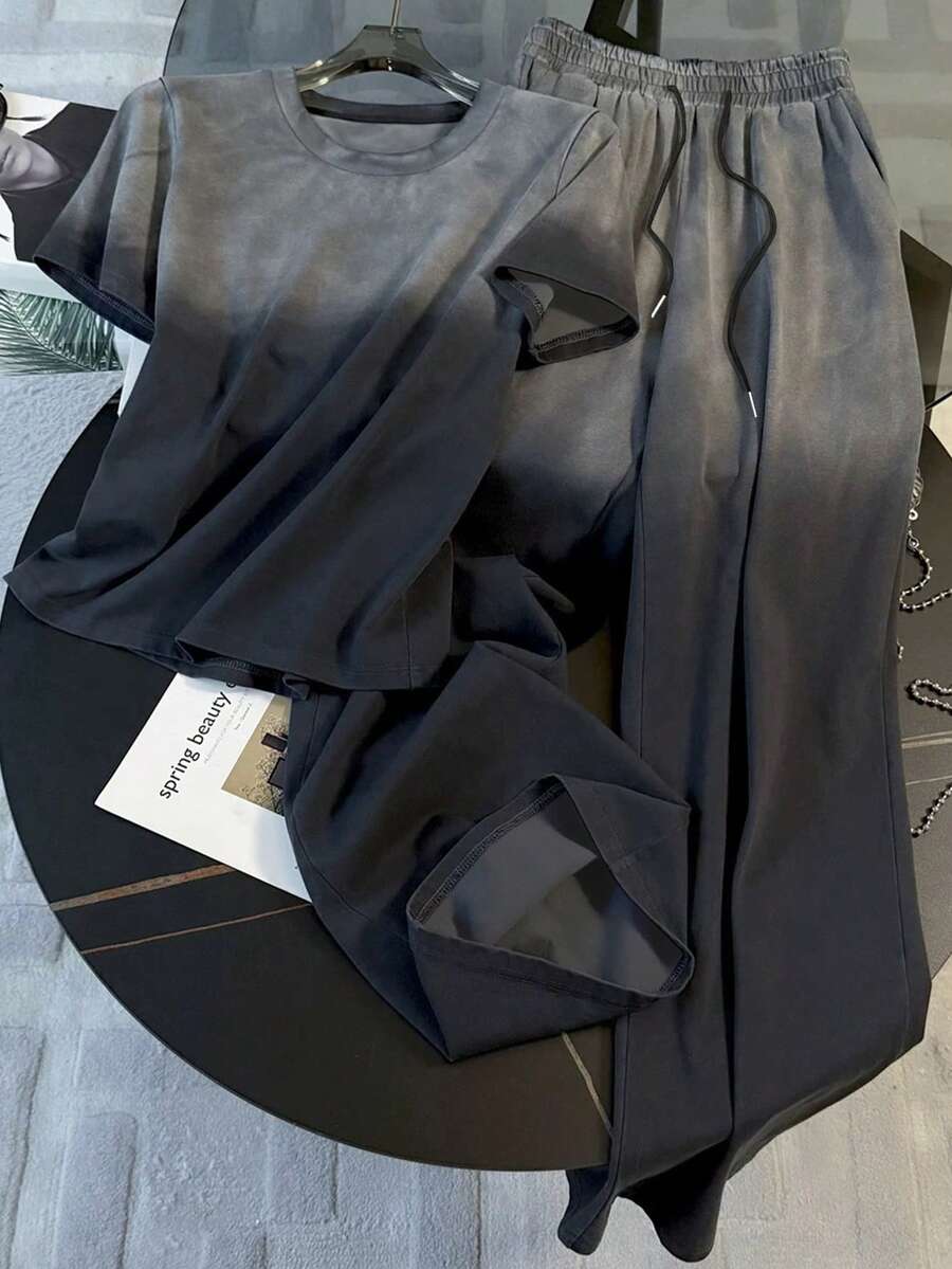 Camiseta de manga corta con cuello redondo de ajuste regular + Pantalones de pierna recta con bolsillos en diagonal - Gris - Ver 1