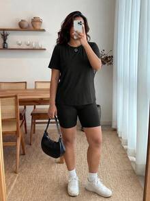 4pcs Plus Size Solid Color Set - 2 Short Sleeve Tops + 2 Knee Length Shorts - Multicolor - View 4