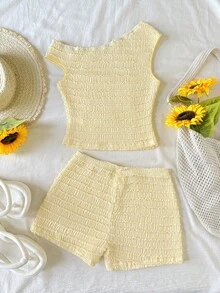 SHEIN Teen Girl Cute Summer Light Yellow Textured T-Shirt And Shorts Set,Comfortable Casual Holiday Beach Vacation Hawaii Outfit,Summer Party Photo Shoot - Yellow - View 2