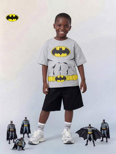 Maija Kids BATMAN X SHEIN Maija Kids Áo thun ngắn tay cổ tròn mềm mại dành cho bé gái, in hình siêu anh hùng.