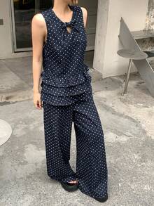 DAZY Bộ đồ nữ gồm áo không tay cổ buộc dây chấm bi và quần jeans ống rộng. - Màu xanh lam - Xem 4
