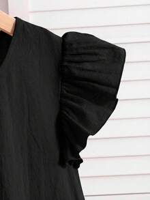 SHEIN 两件套少女休闲百搭基础款通勤装，舒适荷叶边圆领上衣搭配宽松梭织长裤，杏色，适合居家、运动、度假、外出、聚会、约会、购物、上学、返校季等场合。 - 黑色 - 查看 3