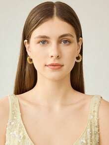 MOTF PREMIUM Pendientes de metal con baño de oro de 18 quilates con diseño de fritillaria blanca de estilo simple y elegante - Amarillo Oro - Ver 9