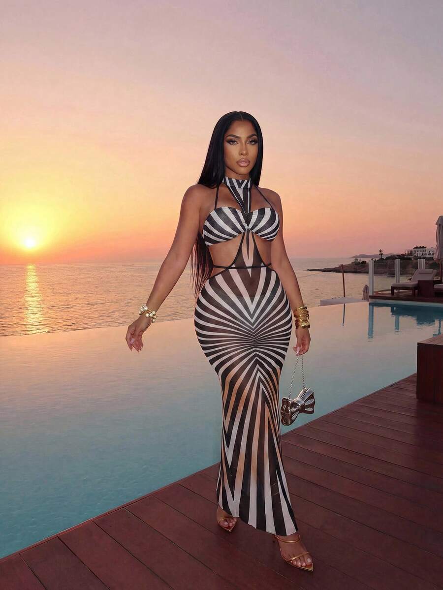 Slaydiva 2026休闲海滩度假优雅性感独特领口、胸前镂空、腰部系带侧镂空、条纹印花连衣裙款式性感度假罩衫 - 黑色 - 查看 1