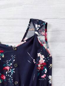SHEIN 少女扭结背心式休闲连体裤，正面纽扣装饰，采用编织纹理面料，适合春季郊游、田园风、花园下午茶、休闲外出等场合。 - 黑與白 - 查看 6