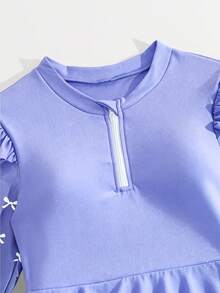 SHEIN 少女比基尼套装 – 休闲、保守、紫色、可爱蝴蝶结印花、针织面料、前中收腰设计、肩部荷叶边、裤子、印花罩衫、两件套 + 长袖上衣/裙子/长裤 – 时尚、休闲、优雅、精致、女性化 – 适合游泳、夏季假期、夏季海滩、海边、泳池、游泳池、派对休闲度假。蓝色儿童服装，蓝色女童服装，少女泳装，长袖带裙泳装，女童布基尼泳装，穆斯林女童泳装。 - 紫色 - 查看 5