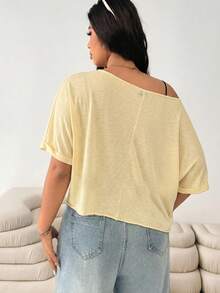 Solflare 大码女式夏季休闲通勤简约度假风不对称领宽松芥末黄T恤 - 鵝黃色 - 查看 2
