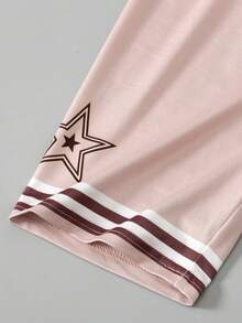 SHEIN ChillGRL Set de 2 piezas para niñas preadolescentes: Camiseta holgada de cuello en V a rayas con estampado de letras y camiseta con estampado numérico, emparejada con shorts ajustados. Conjunto de verano adecuado para deportes, ciclismo, actividades al aire libre, fútbol, baloncesto, correr. - Multicolor - Ver 8