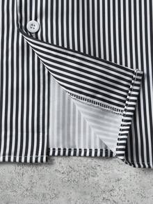 Manfinity Roghcode Men's Striped Printed Fabric, Loose Fit, Letter Graphic Shirt - Black and White - View 4