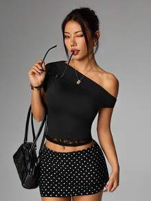 SHEIN HypeZone Solid Color Fitted Lace Patchwork Asymmetric Collar Sports T-Shirt - Black - View 4