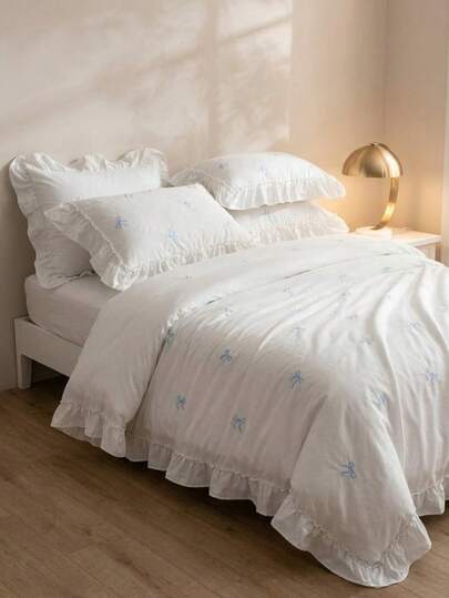 Cirelle 2/3 件套 100% 涤纶床上用品套装，饰有蝴蝶结刺绣和荷叶边（被套 + 半个枕套，不含被芯），四季皆宜的现代涤纶床上用品系列